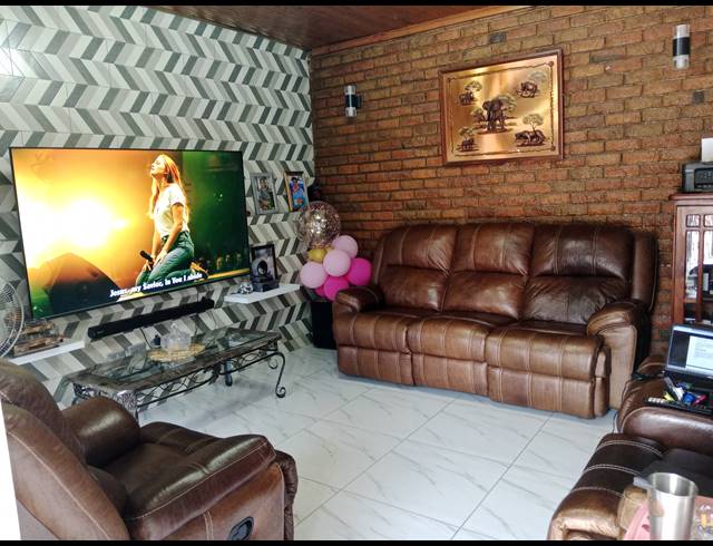 3 BEDROOM HOUSE FOR SALE IN NORTHDALE
